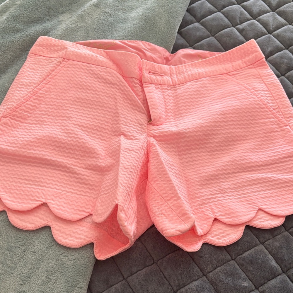 Women’s Scalloped Hem Pink Shorts